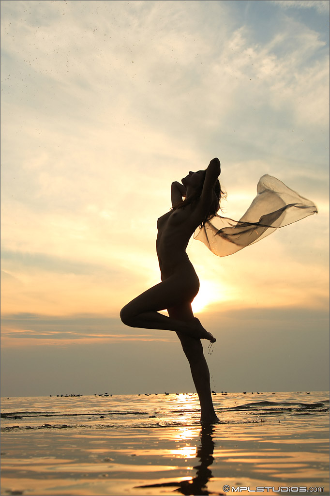 Photo #7 of Nata posing in Birds in Paradise