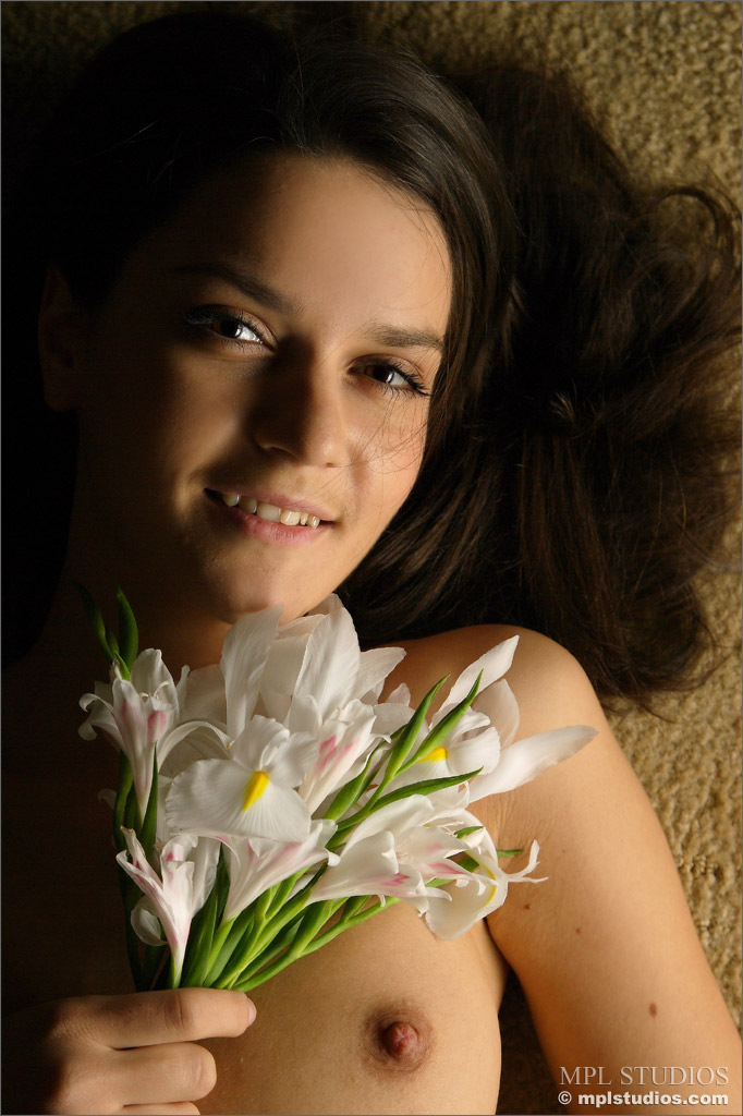 Photo #1 of Chloe posing in Pleasure Point