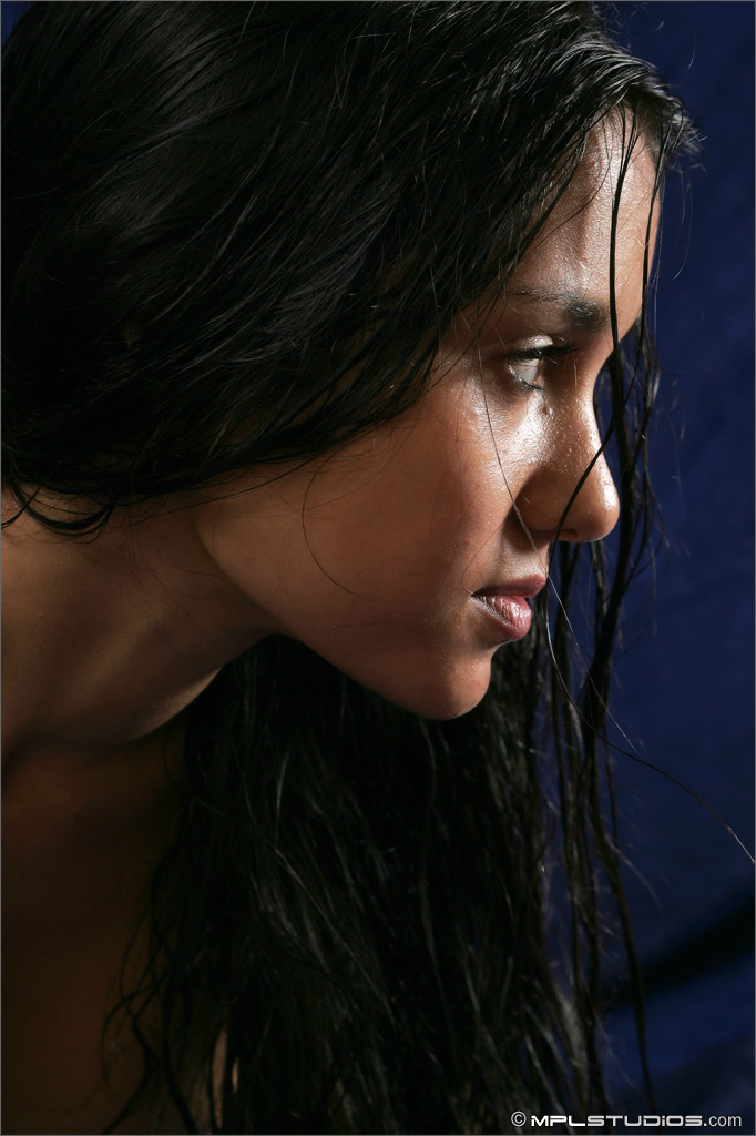 Photo #6 of Kamilla posing in Gladiola