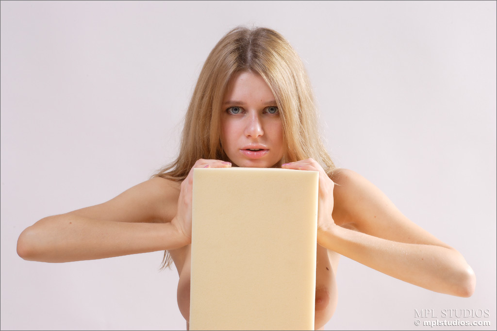 Photo #1 of Mikhaila posing in Minimalist