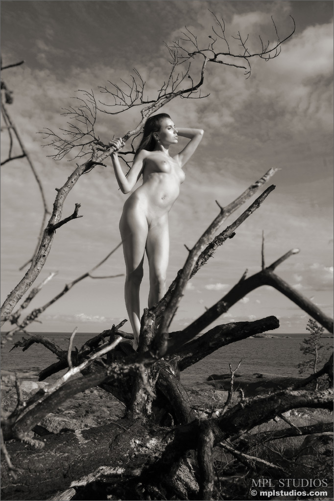 Photo #4 of Nata posing in Aftermath
