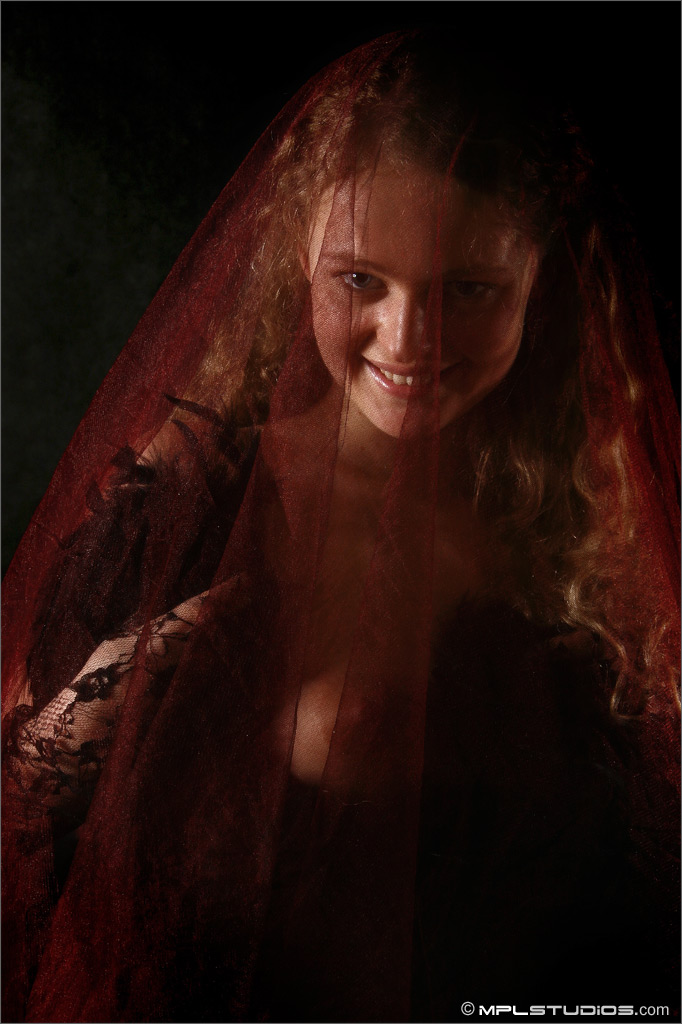 Photo #1 of Lilya posing in Sunshine