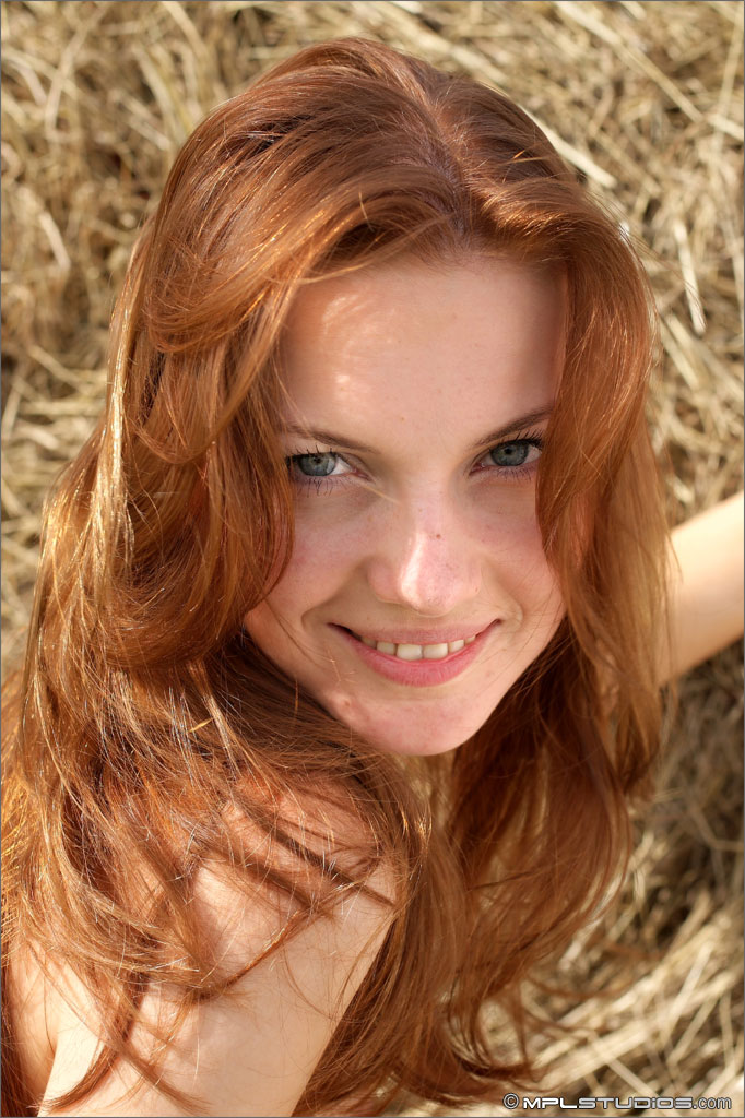 Photo #7 of Svetlana posing in Heartland
