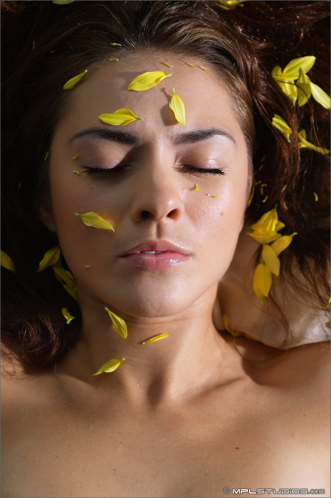 Photo #2 of Vanessa posing in Bodyscape: Flower Power