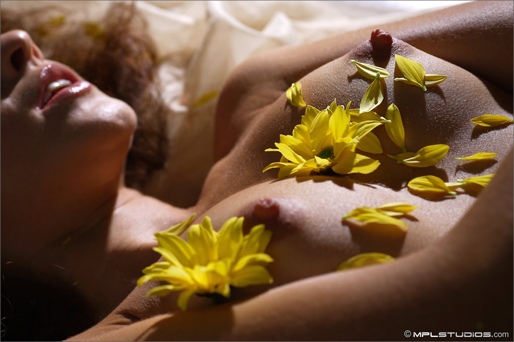 Photo #3 of Vanessa posing in Bodyscape: Flower Power