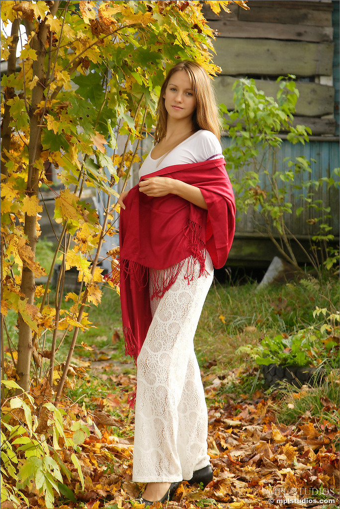 Photo #1 of Alisa posing in Autumn to Remember