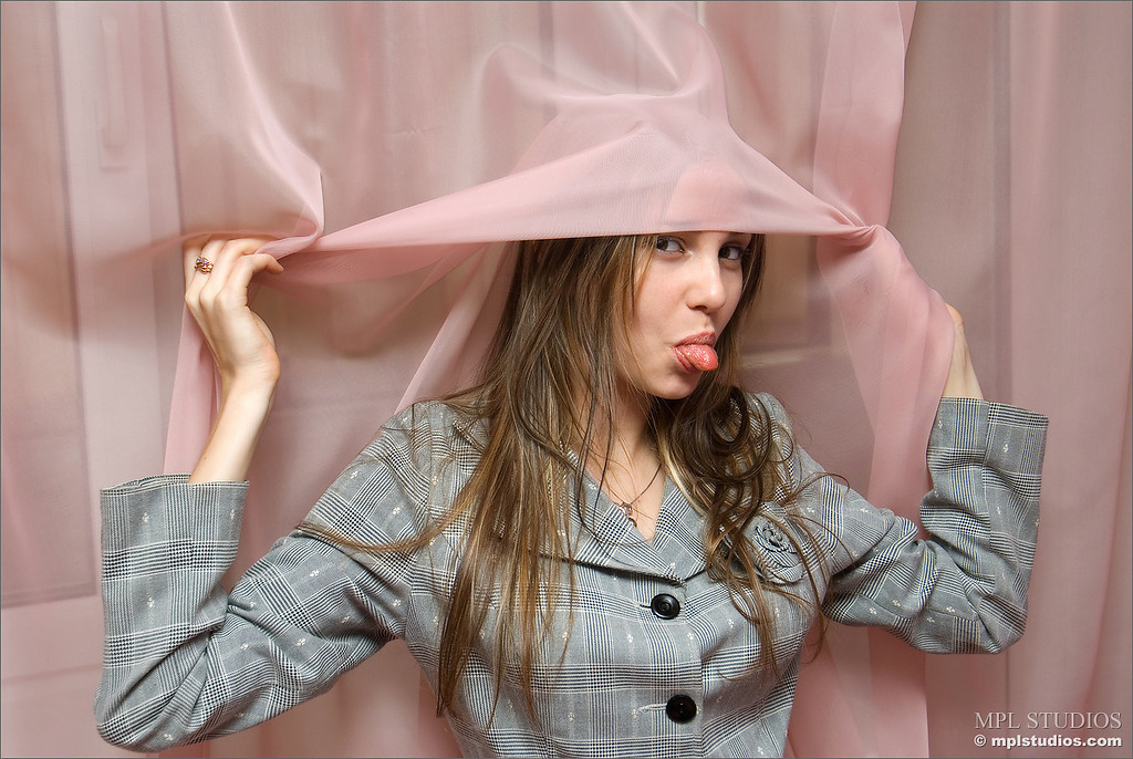 Photo #6 of Anya posing in Shoot Day: Behind the Scenes