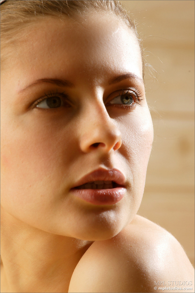 Photo #5 of Liala posing in Dragonfly