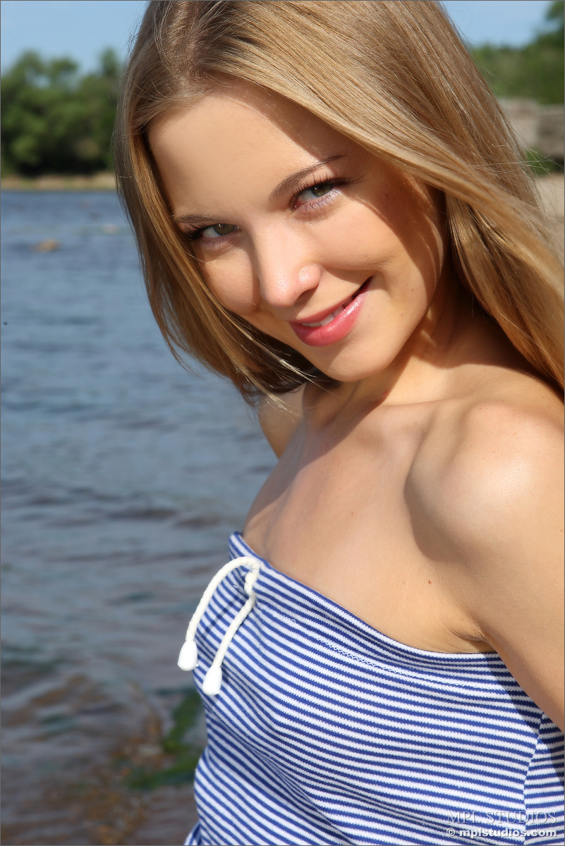 Photo #1 of Artisa posing in Memories of You