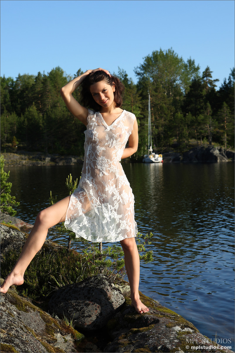 Photo #2 of Chloe posing in Haven