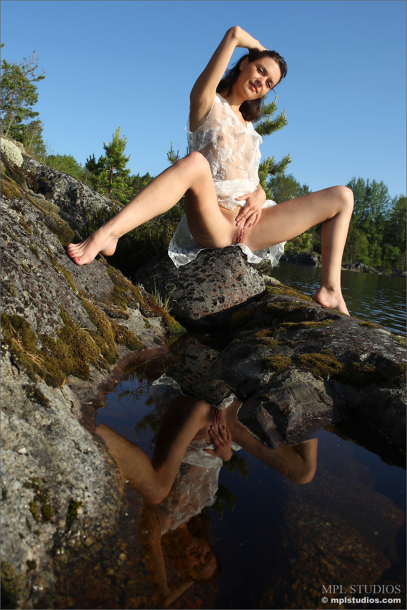 Photo #8 of Chloe posing in Haven