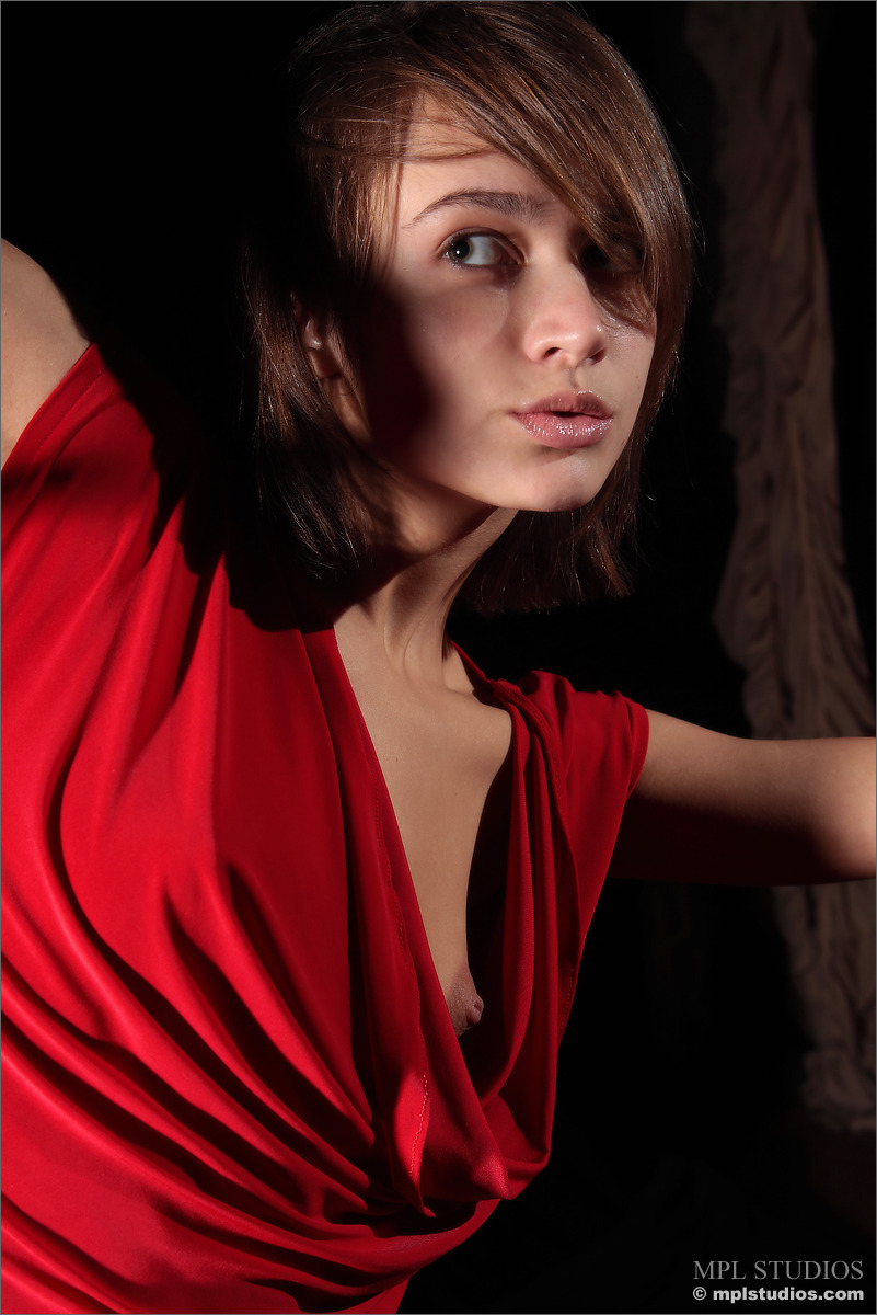 Photo #1 of Lera posing in Art of the Dance