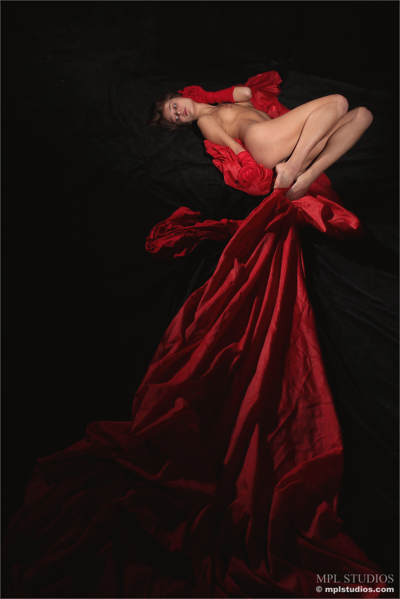 Photo #8 of Lera posing in Art of the Dance 2