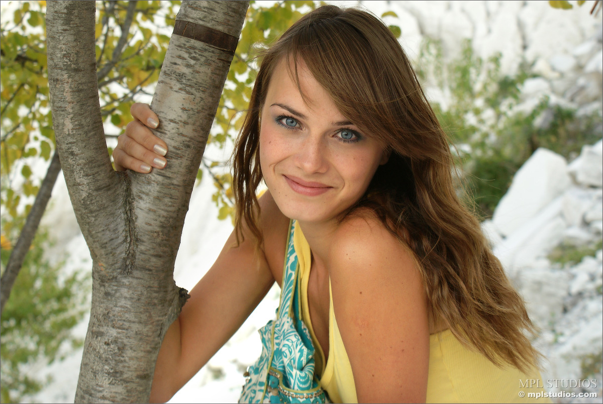 Photo #5 of Maya posing in Postcard from Crimea
