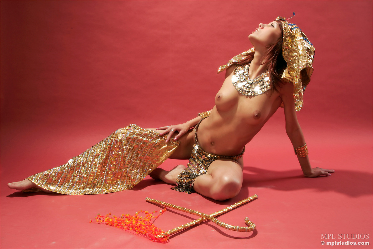 Photo #3 of Nata posing in Cleopatra