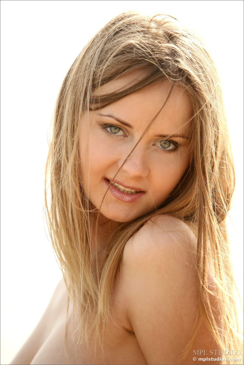 Photo #1 of Olivia posing in Pastel