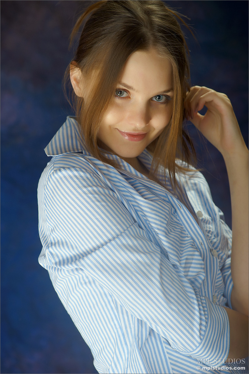 Photo #1 of Amelie posing in Mood Blue