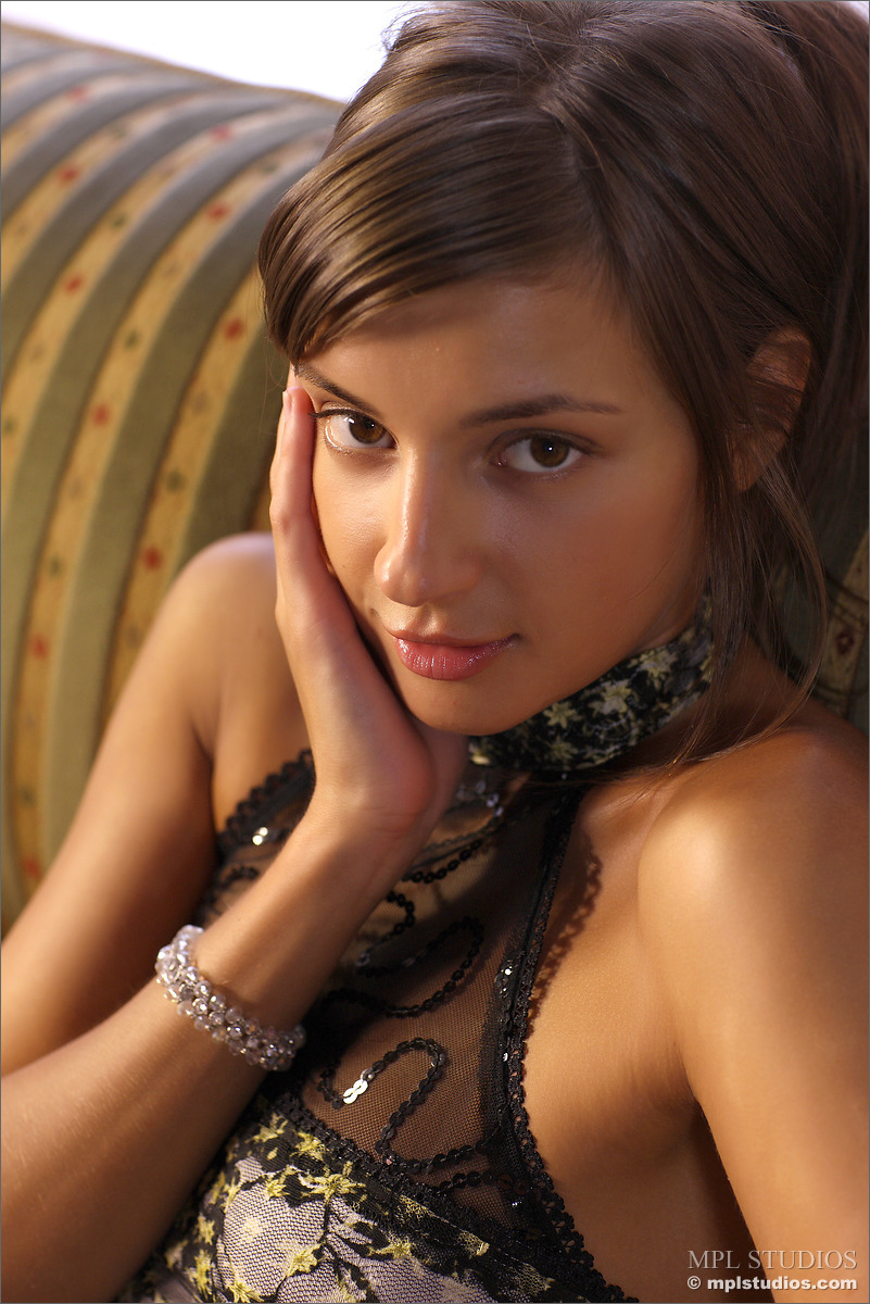 Photo #1 of Tara posing in Glisten