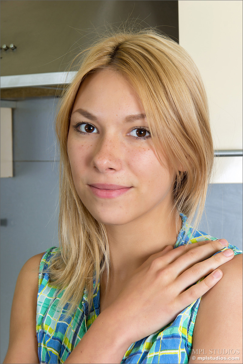 Photo #1 of Stephania posing in I Am Waiting...
