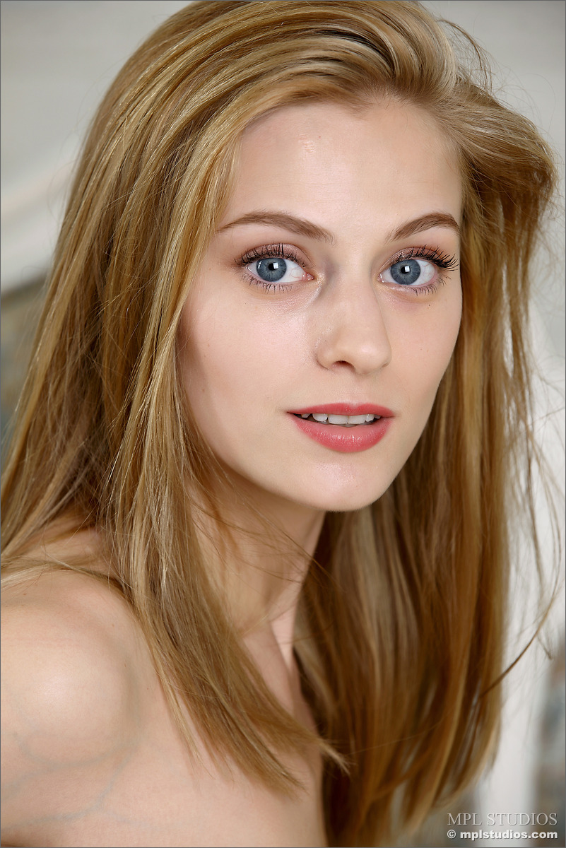 Photo #7 of Adrijana posing in Feel the Heat II
