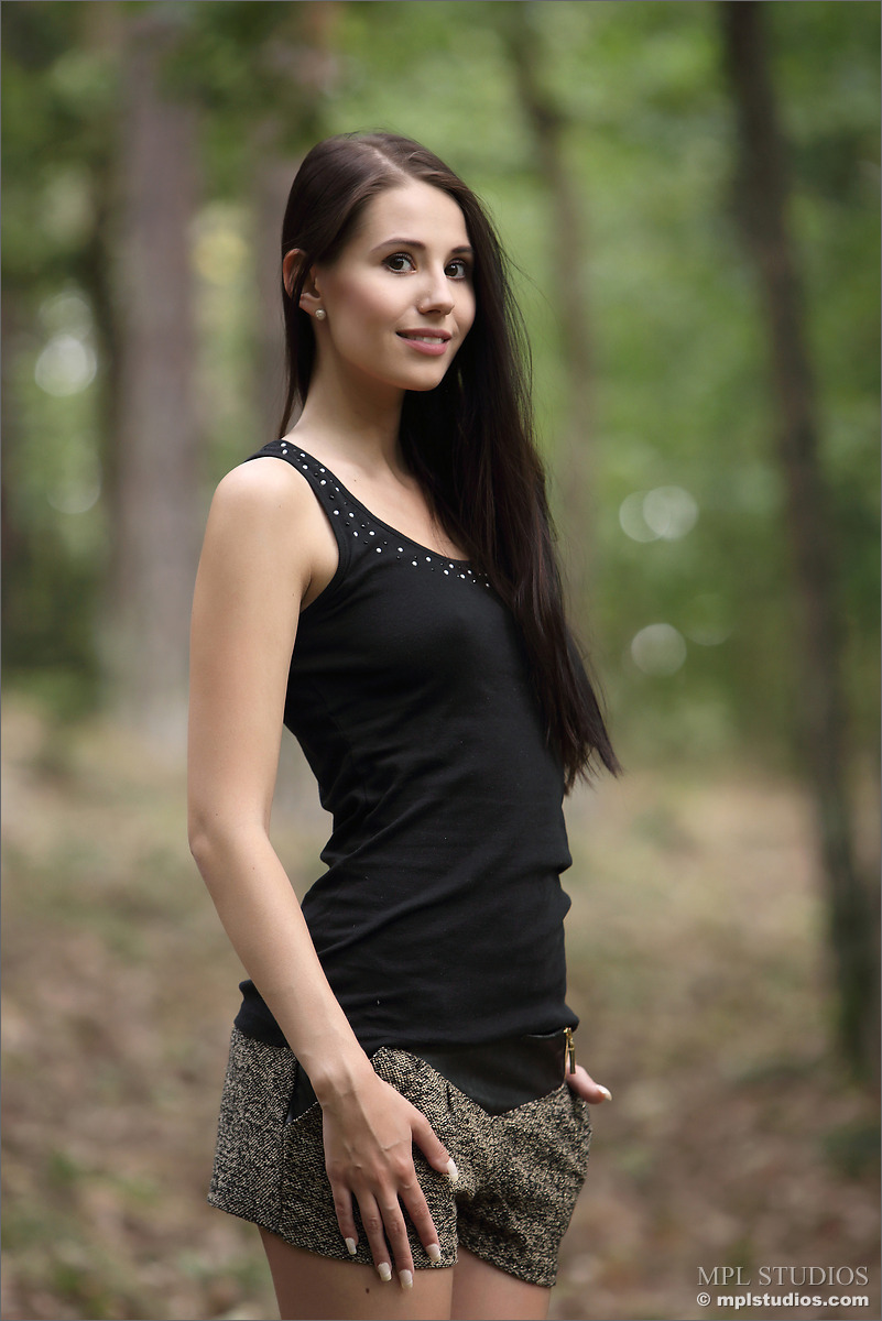 Photo #2 of Vanessa A posing in Enchanted Forest