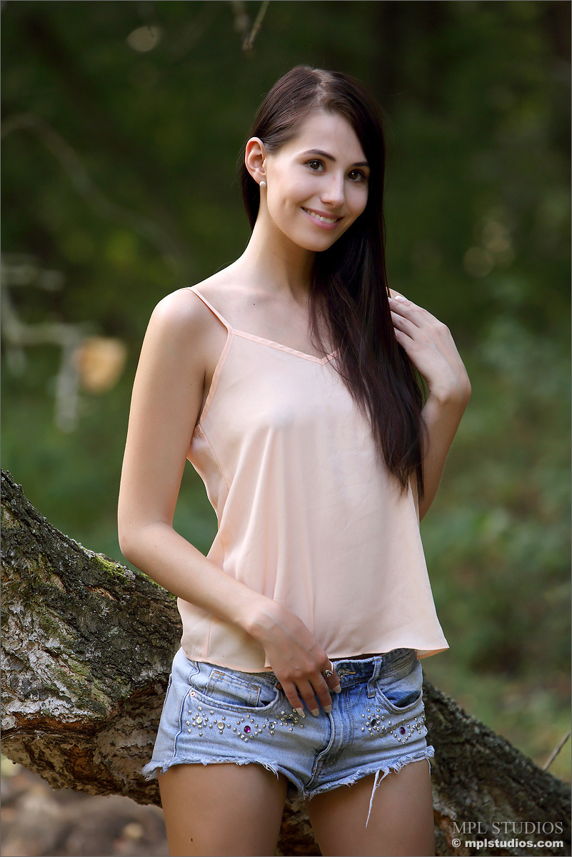 Photo #2 of Vanessa A posing in Forest Queen