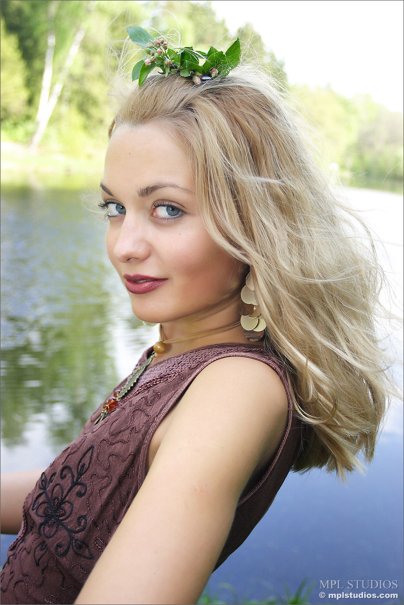 Photo #5 of Lilya posing in Picnic by the Pond