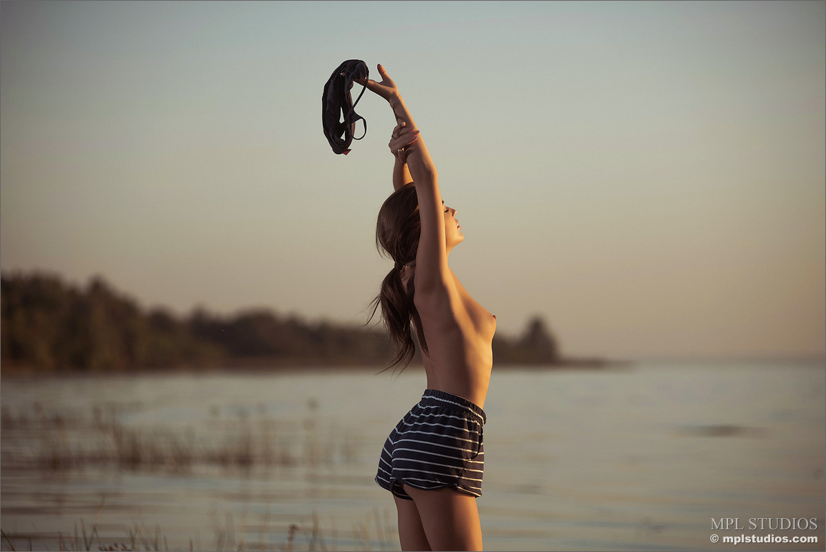 Photo #3 of Kaitlin posing in The Edge of Day