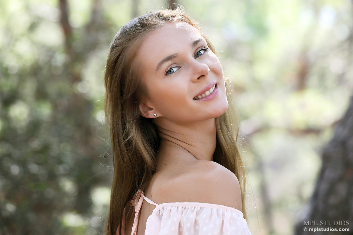 Photo #5 of Karissa Diamond posing in Forest Pastel