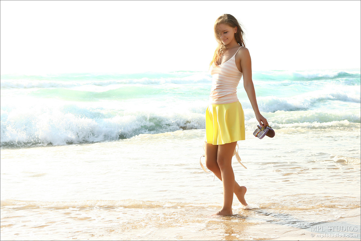 Photo #2 of Cecelia posing in Beach Walk