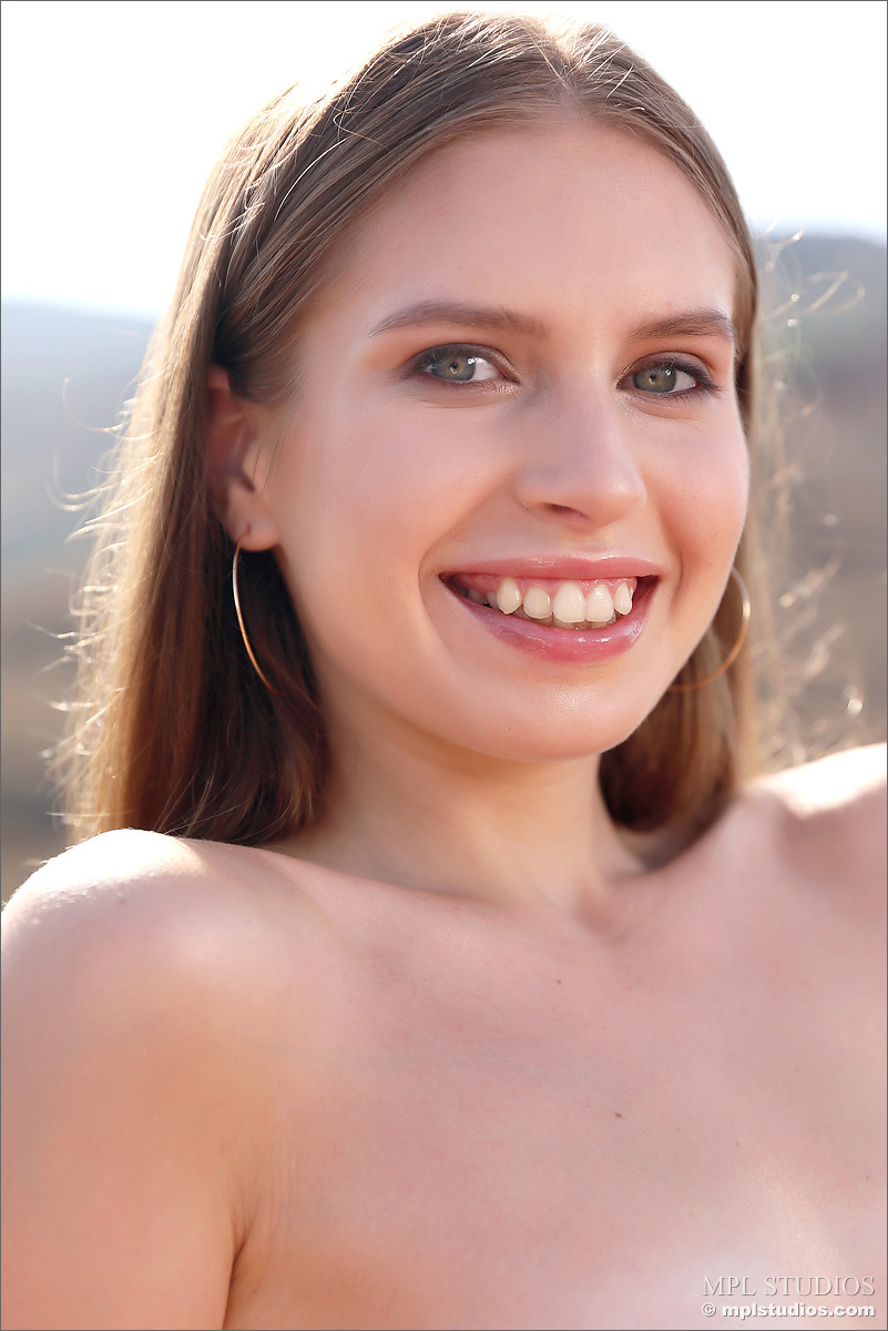 Photo #6 of Aristeia posing in Desert Coral