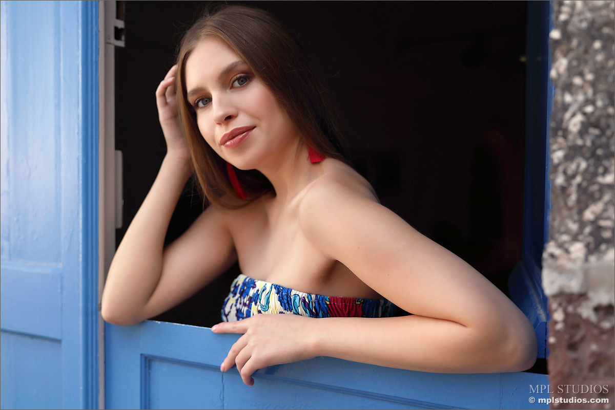 Photo #1 of Aristeia posing in Santorini Blue