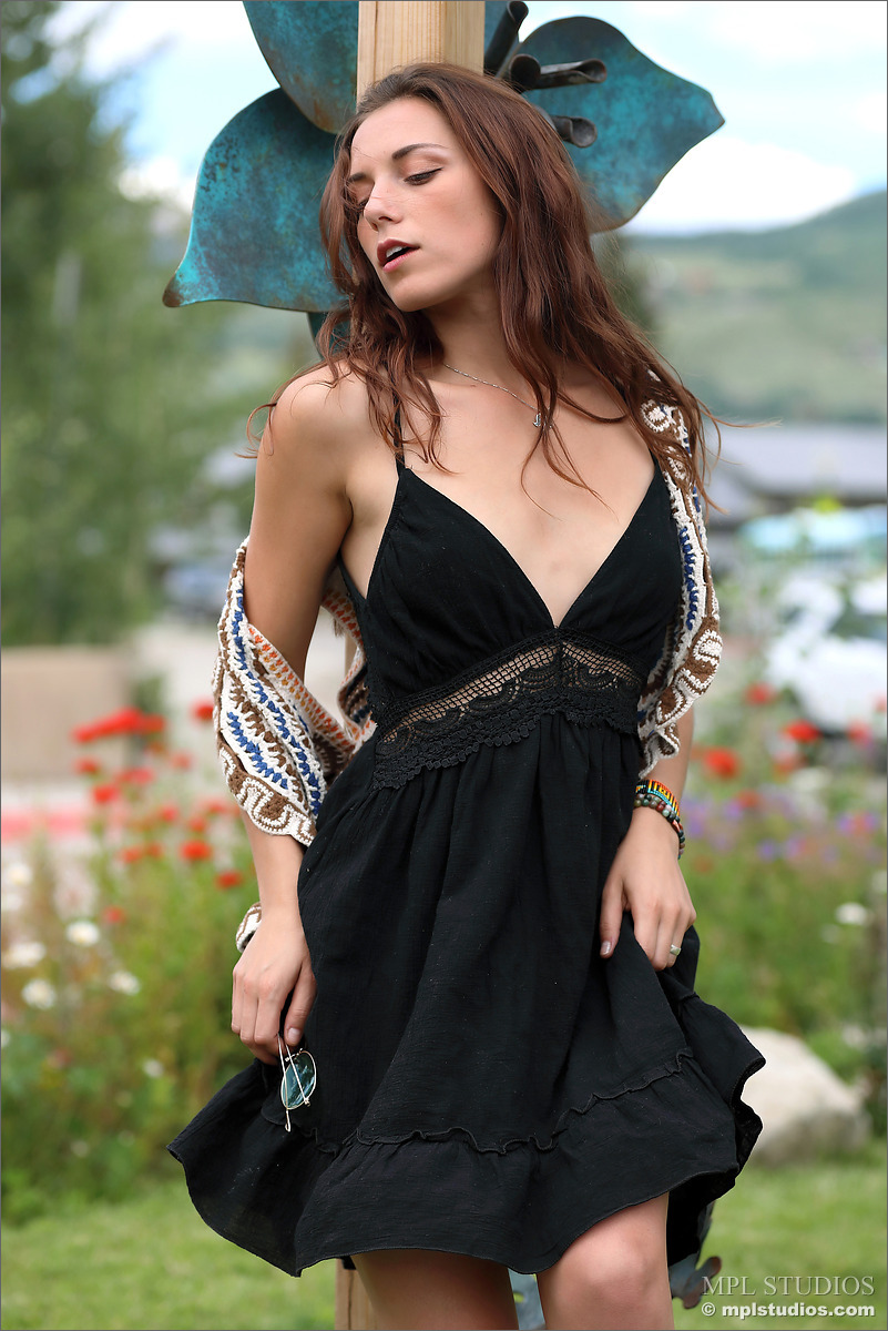 Photo #5 of Elena Generi posing in Postcard: Crested Butte