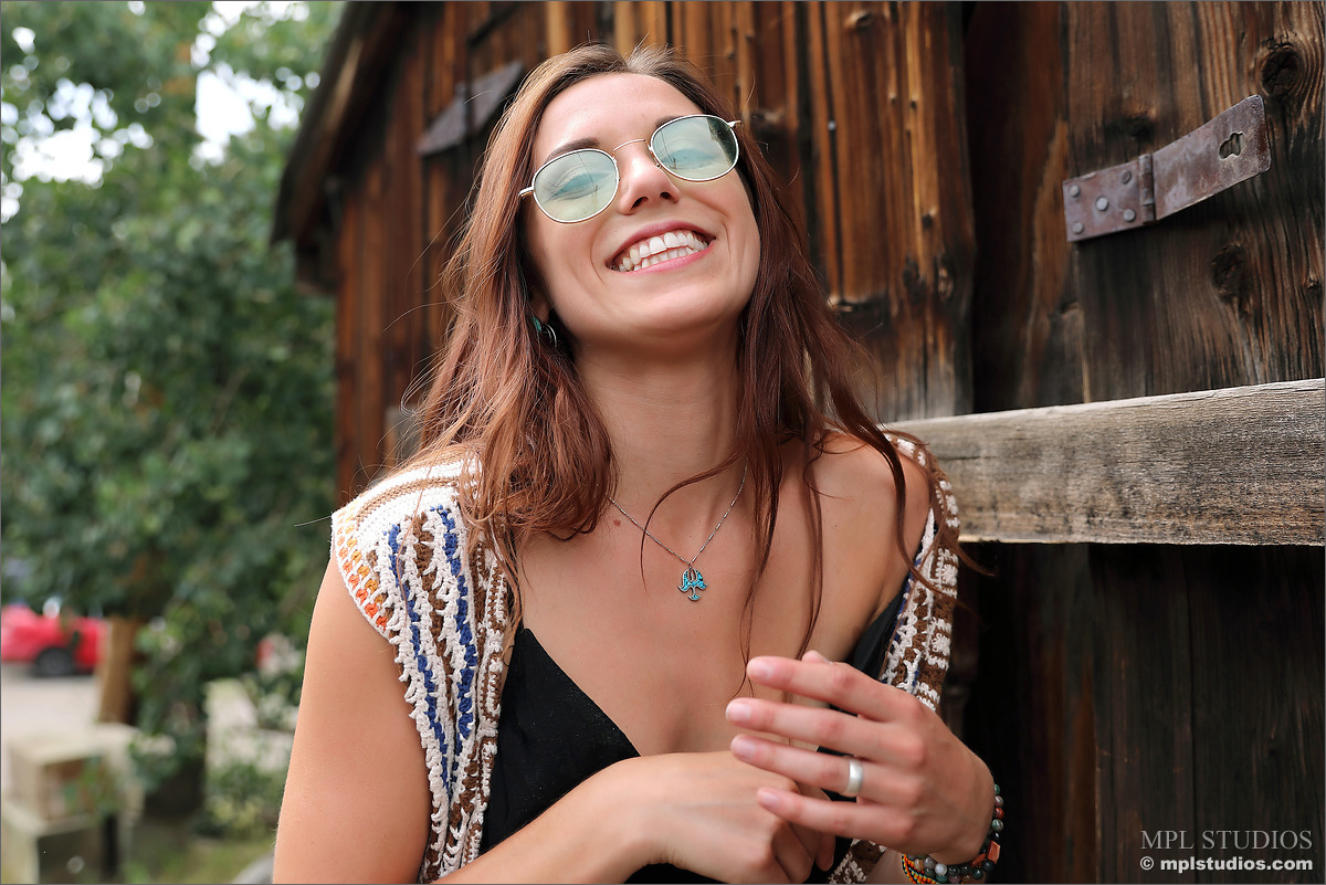 Photo #8 of Elena Generi posing in Postcard: Crested Butte