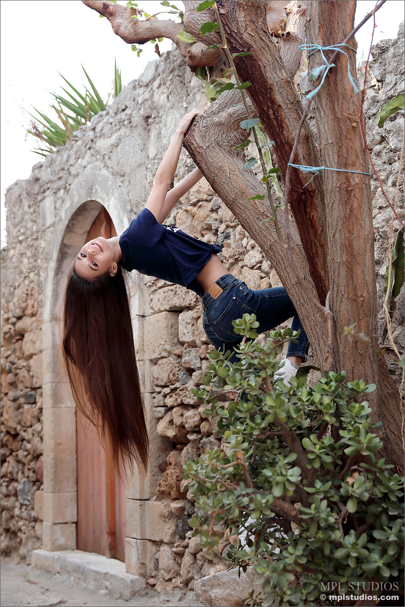 Photo #8 of Leona Mia posing in Postcard from Crete