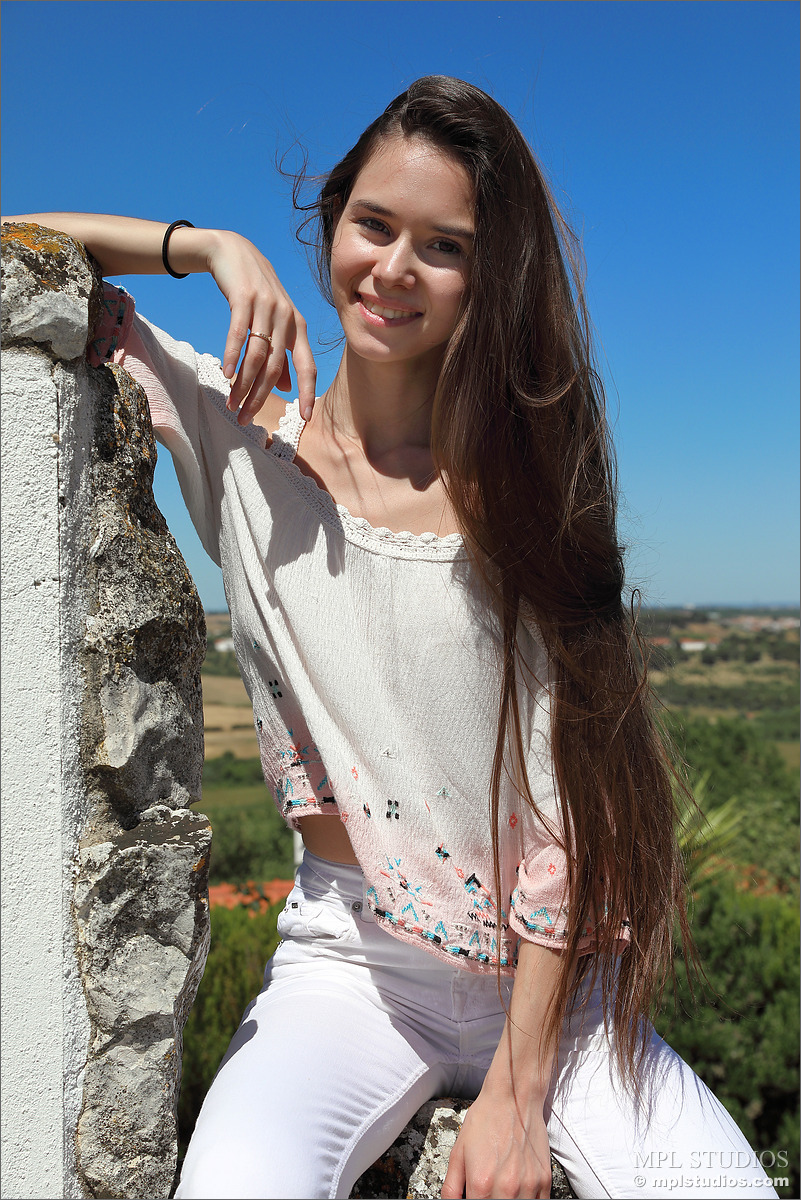 Photo #6 of Leona Mia posing in Postcard from Portugal