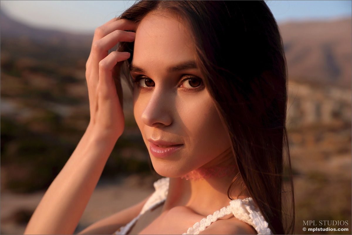 Photo #1 of Leona Mia posing in Sunset Strip