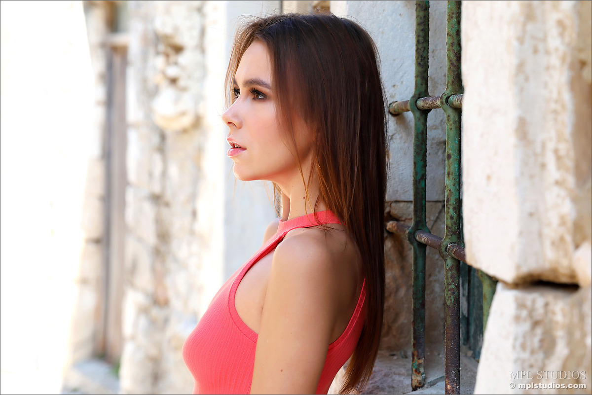 Photo #7 of Serafina posing in Fashionista 2