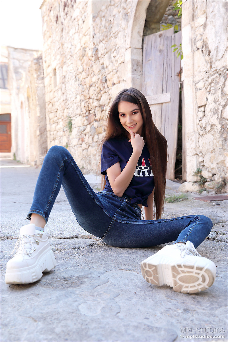 Photo #4 of Leona Mia posing in Postcard from Crete
