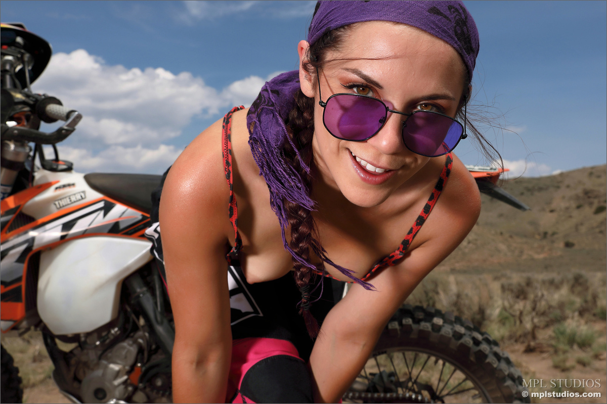 Photo #3 of Elena Generi posing in Full Throttle