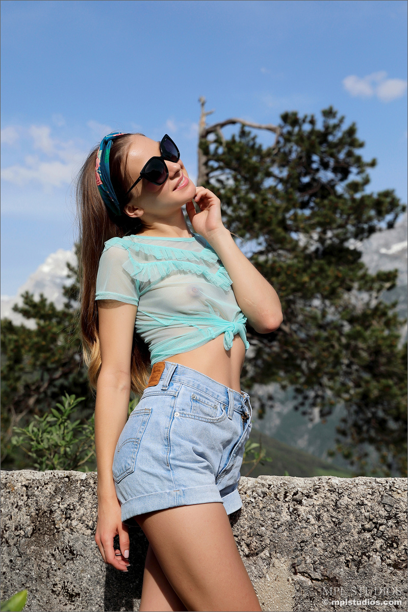 Photo #2 of Stefani posing in Shoot Day: BTS