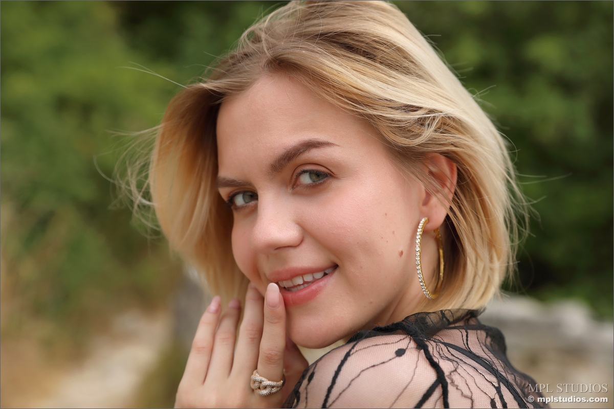 Photo #5 of Lana Lane posing in The Lost Kingdom