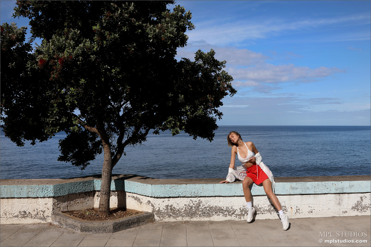 Photo #2 of Lana Lane posing in Postcard: Madelena do Mar