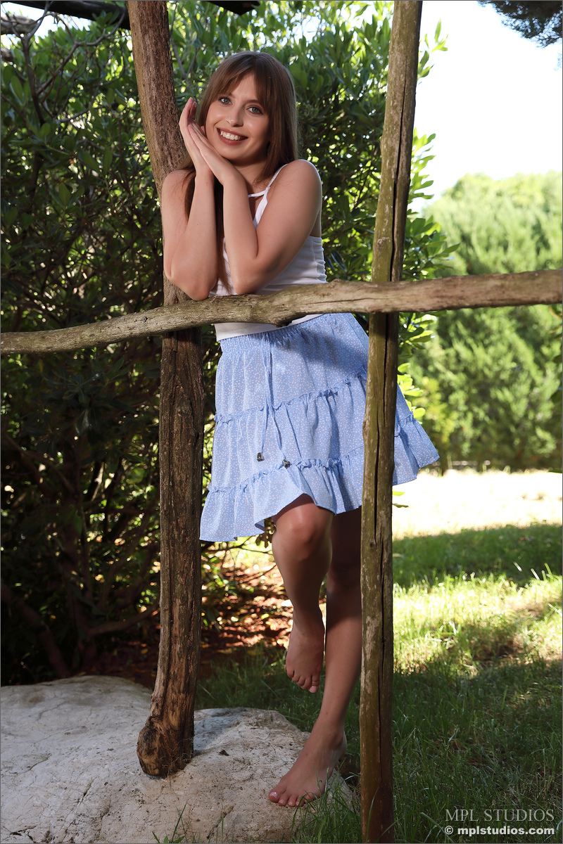 Photo #3 of Aristeia posing in Ethereal