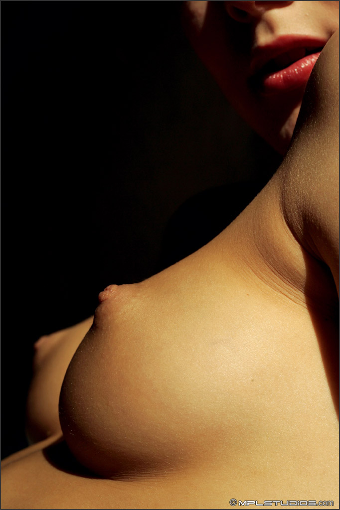 Photo #3 of Alisia posing in Bodyscape: Light & Shadow